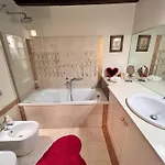 Torre Della Scimmia Apartment *