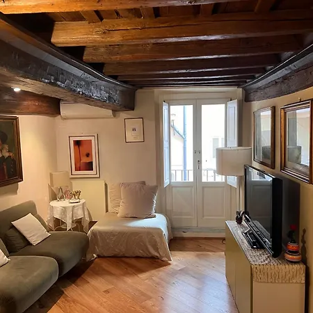 Torre Della Scimmia Apartment
