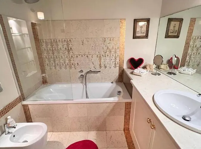 Torre Della Scimmia Apartment *