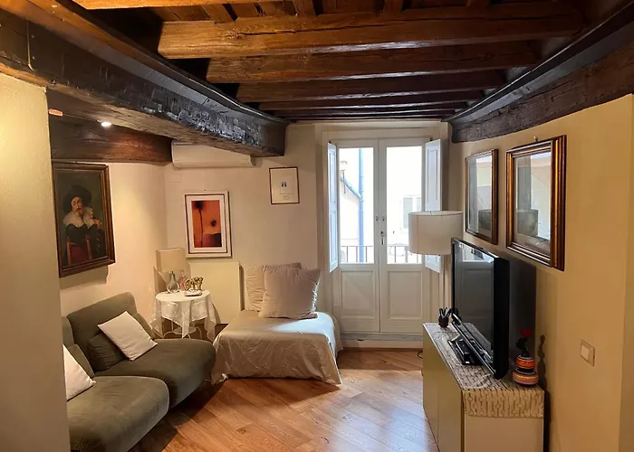 Torre Della Scimmia Apartment